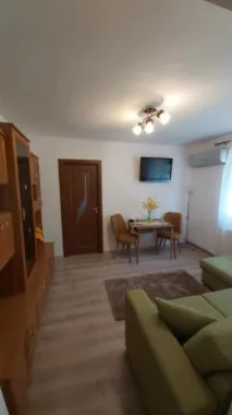 Apartament cu 2 camere din Micro 14