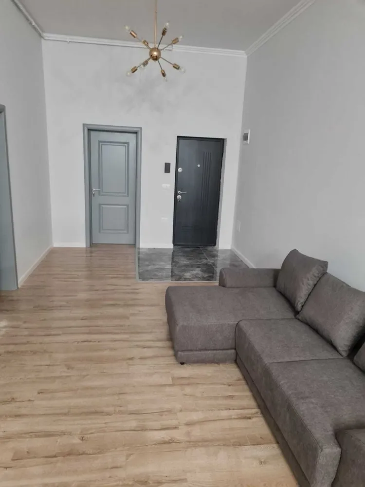 Penthouse M16_ 88mp_ bloc nou_loc parcare_partial mobilat_terasa 41 mp - Vând Penthouse in Micro 16 , zona liniștită, lângă dig-Strada Gellért Sandor. Apartamentul este compus din 2 dormitoare ( dintre care unul are dressing si baie proprie) , 2 bai, 1 living cu bucătărie open space, complet utilata, terasa, încălzire in pardoseala, jaluzele exterioare din aluminiu, loc de parcare in curte, inclus in CF, lift, toate utilitățile Apartamentul are suprafața utila de 88,7mp, iar terasa 41,3mp.