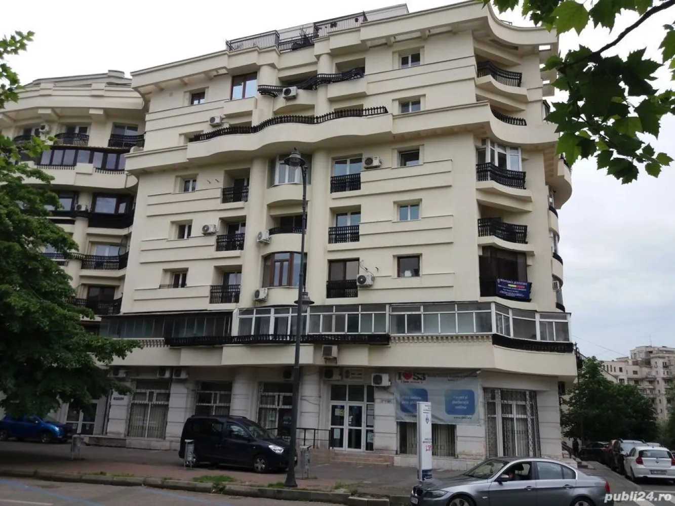 vand / inchiriez apartamente zona Unirii Tineretului