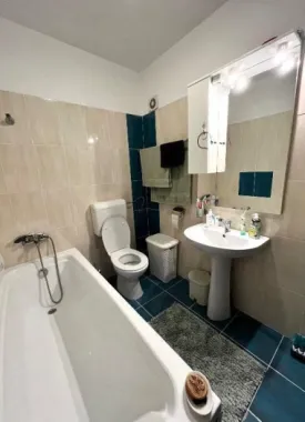 Apartament 2 camere, 49mp, cu balcon şi parcare