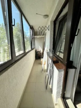Apartament 2 camere, 49mp, cu balcon şi parcare