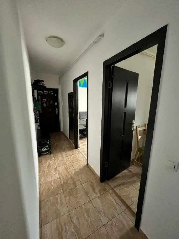Apartament 2 camere, 49mp, cu balcon şi parcare