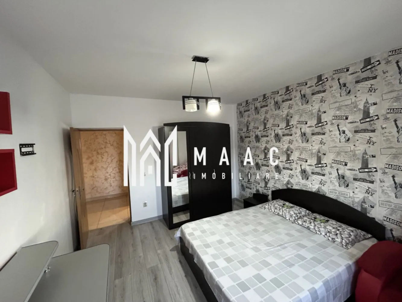 Apartament 2 camere I Șelimbăr - Zona Brana I Etaj 1 - MAAC Imobiliare vă propune spre închiriere un apartament cochet cu 2 camere, situat la etajul 1 al unui imobil cu regim redus de înălțime (P+3), construit în anul 2010. 📐 Compartimentare eficientă și confortabilă: 2 dormitoare luminoase și spațioase Bucătărie separată, complet utilată Baie cu finisaje moderne Hol generos și balcon cu acces facil ⚙️ Dotări și beneficii: Se închiriază complet mobilat și utilat, gata pentru locuire imediată Loc de parcare inclus – un avantaj important într-o zonă apreciată Apartament luminos, bine întreținut, situat într-o comunitate liniștită și sigură Nu se acceptă animale de companie 📍 Poziționarea excelentă oferă acces rapid către punctele principale de interes ale orașului, magazine, mijloace de transport și zone comerciale. 📞 Pentru mai multe detalii și vizionări, precizati telefonic ca ati vazut anuntul cu ID: CP2775531 }}