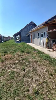 Vând casă în Gelu