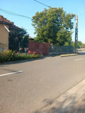 Casă + teren de vânzare