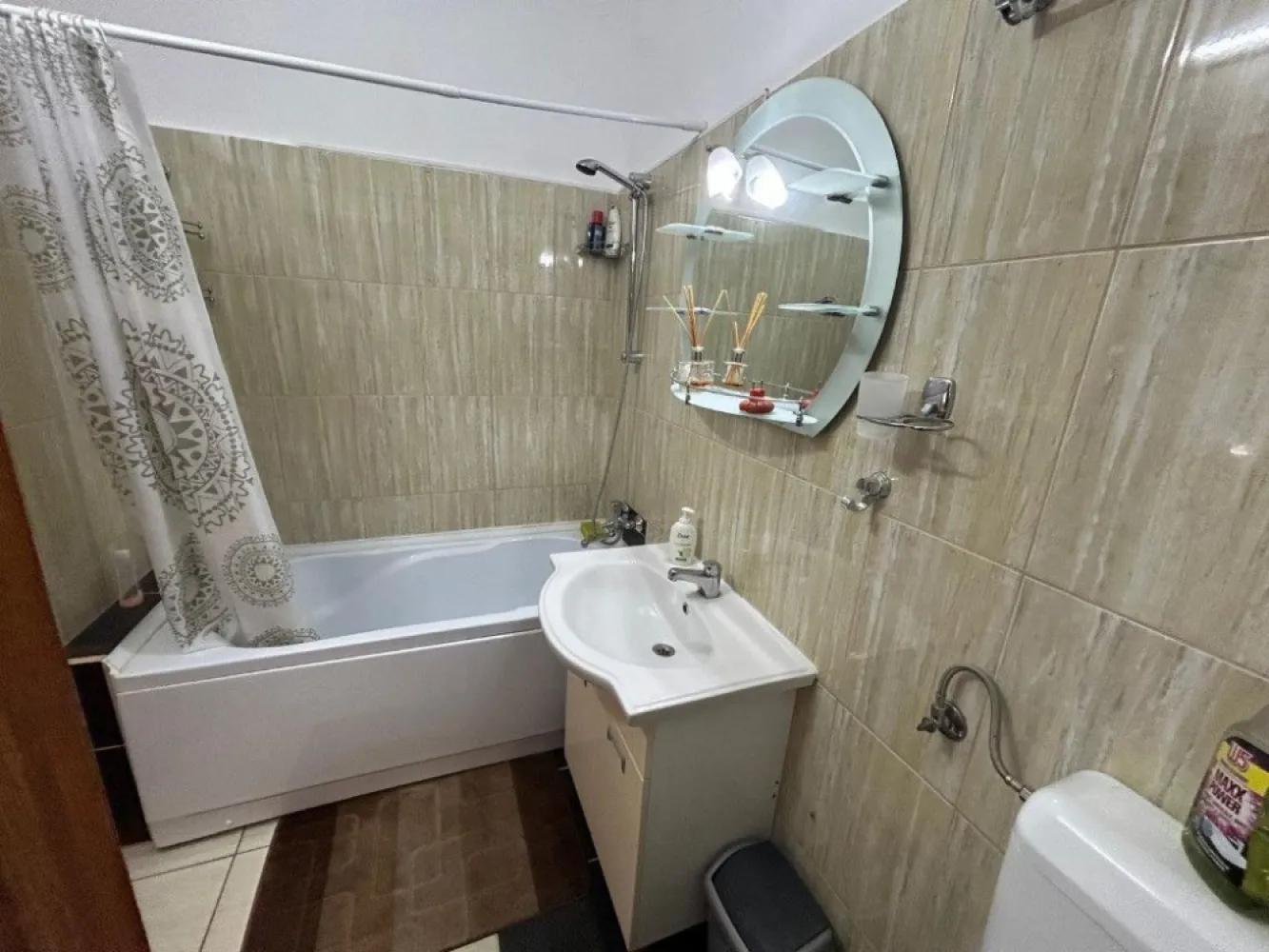 De vânzare casă cu etaj