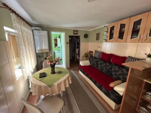 De vânzare casă cu etaj