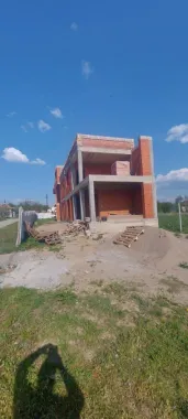 Vând casă în roșu la Viile Satu Mare