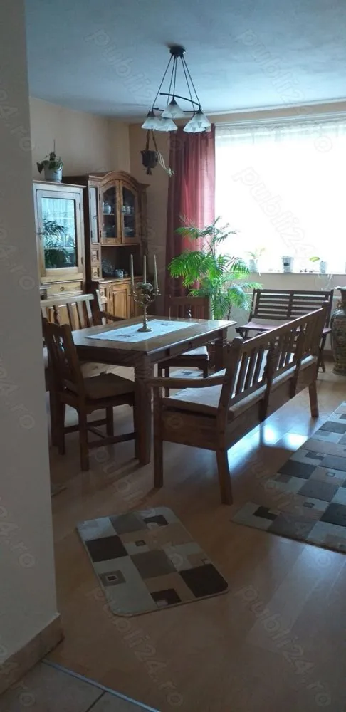 BRASADAS vinde casa in zona str. Dara. - Agentia Imobiliara BRASADAS vinde casa tip P+1 cu 6 camere, 2 băi, bucătărie, balcon, beci, garaj. Suprafatața utilă 200mp, teren 1122mp. in zona str. Dara. Www.brasadas.com.