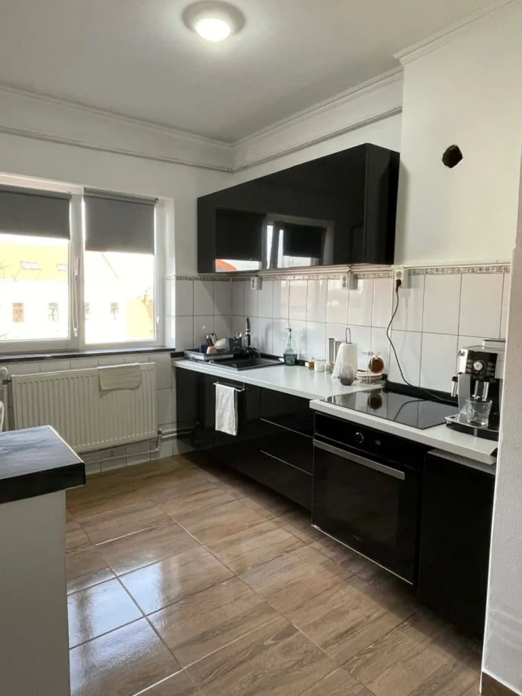 BRASADAS vinde ap 2 cam 51mp etaj 4/4 zona ULTRACENTRALA.