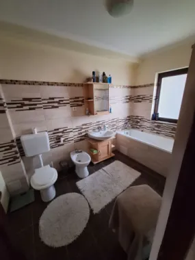 BRASADAS vinde casa construita in 2016 in zona Titulescu.