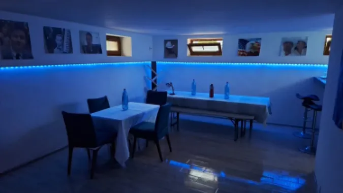 BRASADAS vinde casa individuala 8 cam teren 10 ari Unirii.