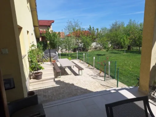BRASADAS vinde casa individuala 8 cam teren 10 ari Unirii.