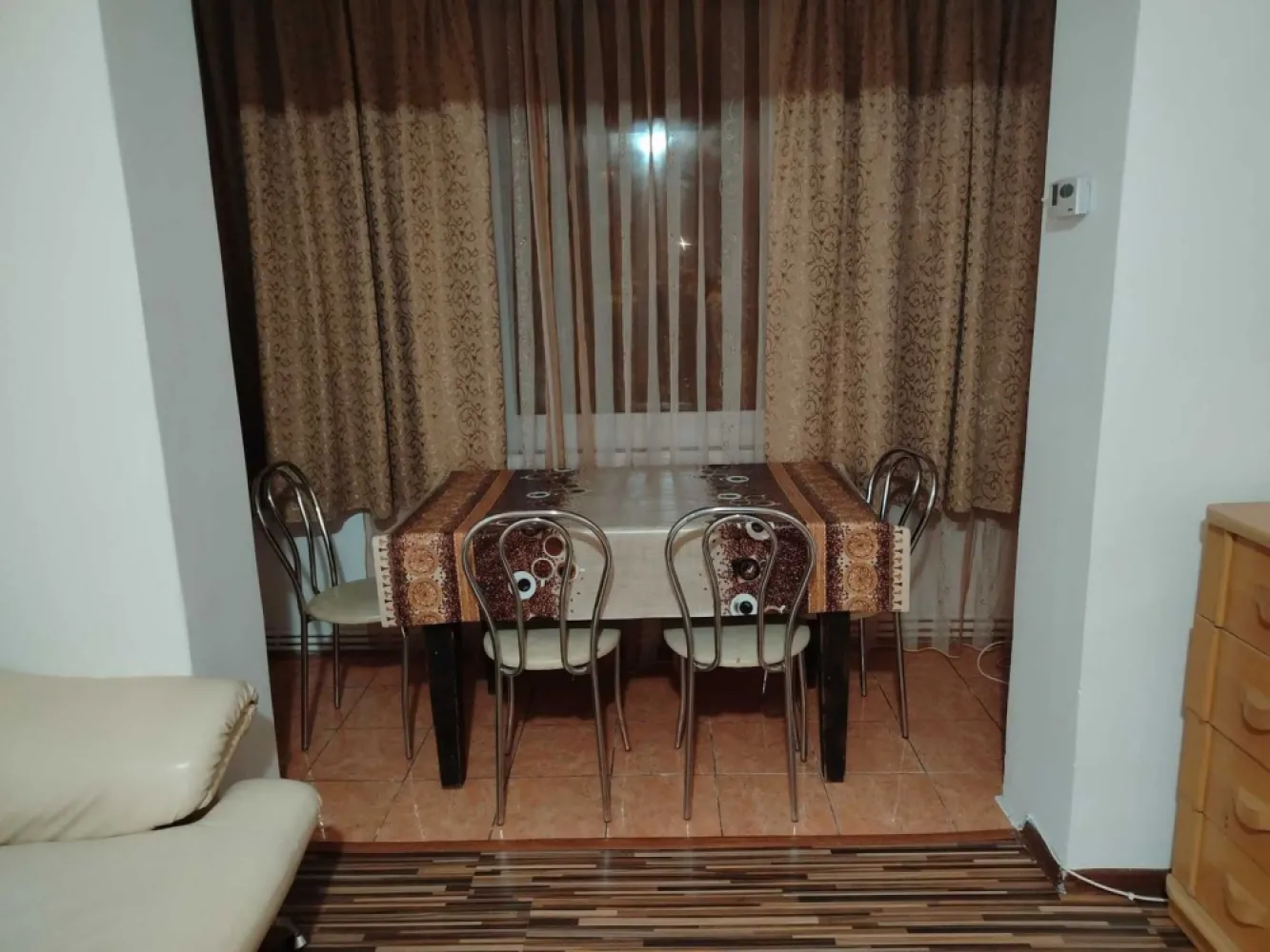 BRASADAS vinde ap 2 cam PARTER pe Botizului. - Agentia Imobiliara BRASADAS vinde apartament mobilat, 2 camere, semidecomandat, parter pe str. Botizului. Www.brasadas.com