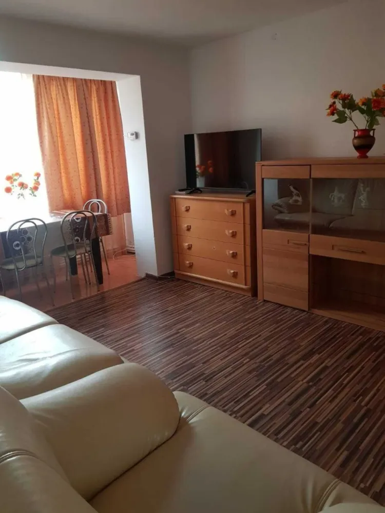 BRASADAS vinde ap 2 cam PARTER pe Botizului. - Agentia Imobiliara BRASADAS vinde apartament mobilat, 2 camere, semidecomandat, parter pe str. Botizului. Www.brasadas.com