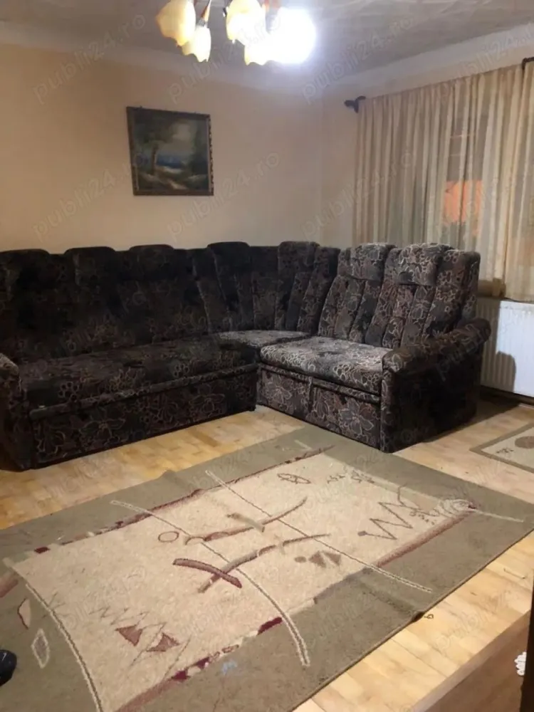 BRASADAS vinde ap 2 cam la PARTER in Micro 16. - Agentia Imobiliara BRASADAS vinde apartament cu doua camere la parter in Micro16 Localizare excelenta zona linistita aproape de parc, scoala, gradinita, magazine Apartamentul este compus din doua camere, bucatarie, hol, baie, debara dispune si de un beci generos. Se vinde mobilat utilat Www.brasadas.com.