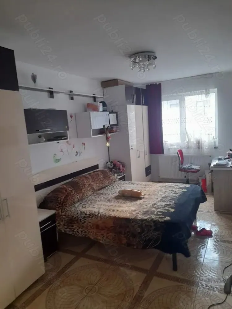 BRASADAS vinde ap 2 cam Dambu Rotund. - Agentia Imobiliara BRASADAS vinde apartament cu 2 cam.semidecomandat,mobilat ,utilat 54 mp,in cartier dambu rotund aproape de statia 31,31 M,34M,32 M,2 statii de autobuz pana la scoala gimnaziala Emil Isac,Autogara,Gara,lidl,Panemar,farmacie in apropiere,mega iage in blocul de langa noi,peste deum Biserica ortodoxa din cordos,parcare subterana. www.brasadas.com.