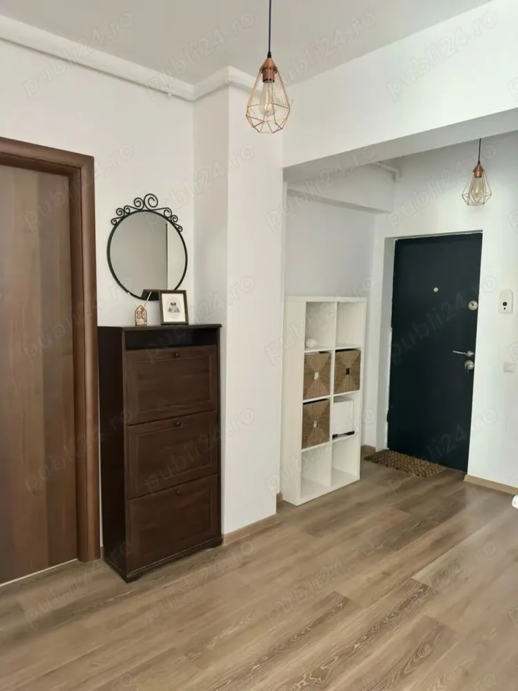 Persoana fizica vând Apartament 2 camere, 60 mp utili + terasă 30 mp - Persoana fizica vând Apartament 2 camere, 60 mp utili + terasă 30 mp, într-o zonă liniștită și ușor accesibilă din cartierul Bună Ziua. Detalii tehnice: Suprafață utilă: 60 mp Terasă: balcon și terasă înierbată 30 mp Compartimentare: dormitor, living, bucătărie închisă, baie Înălțime camere: 2,67 m Parter înalt Se vinde mobilat și utilat. Apartamentul este ideal atât pentru locuit, cât și pentru investiție (închiriere pe termen lung). Se vinde exact ca în fotografii gata de mutare imediată.