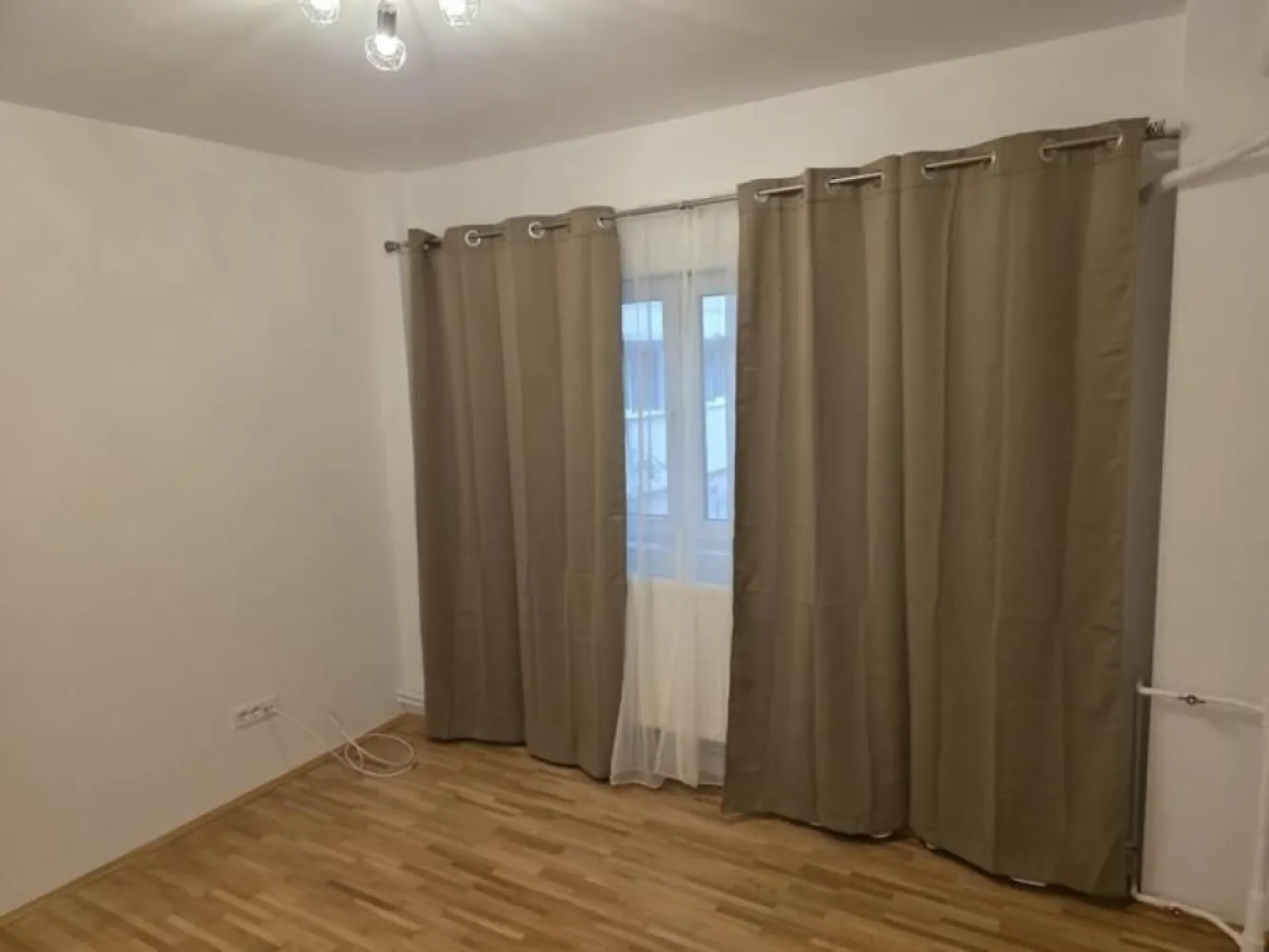Apartament 2 camere de inchiriat zona Tineretului - Apartament 2 camere complet renovat, se poate inchiria mobilat sau nemobilat, pretabil si pt societati fiind la parter.