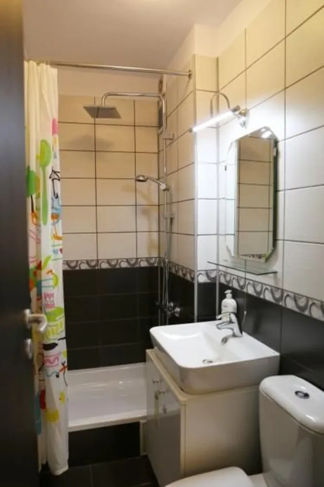 BRASADAS vinde ap 4 cam zona Unirii.