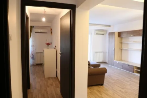 BRASADAS vinde ap 4 cam zona Unirii.