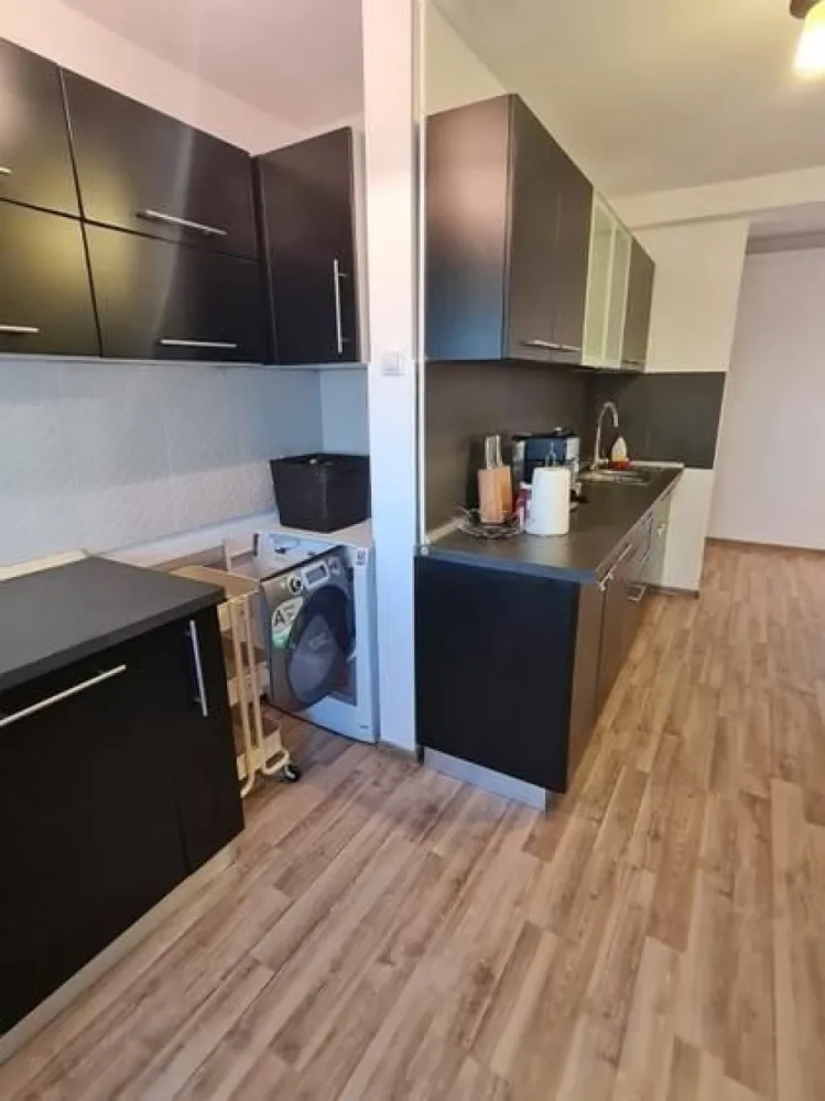 BRASADAS vinde ap 4 cam zona Unirii.