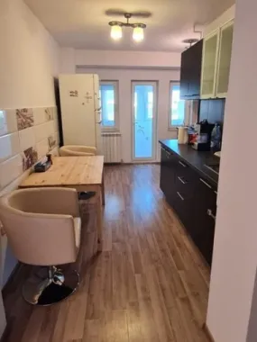 BRASADAS vinde ap 4 cam zona Unirii.