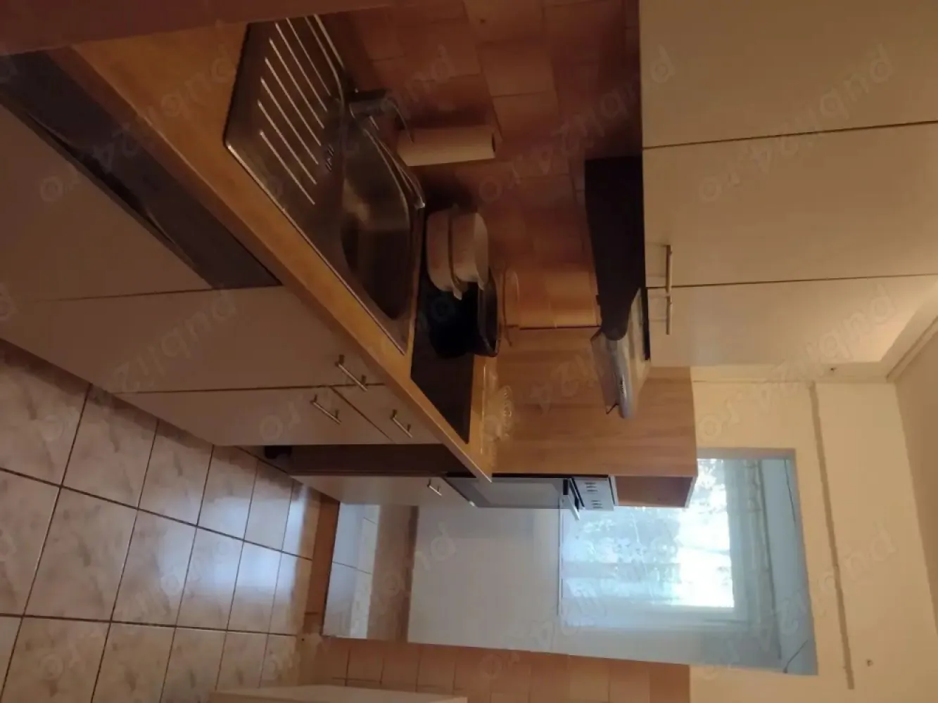 BRASADAS vinde ap 2 cam in Micro 15 la PARTER. - Agenția imobiliara BRASADAS vinde ap 2 camere la PARTER cu terase inchise lá bucatarie sí camera garderoba lá camera mica, cu suprafata 64 mp cu posibilitate de afacere avind o usa spre strada. Izolat interior sí exterior, cu toate utilitatile. Renovat cu geamuri termopan. Se accepta schimb cu garsoniera la parter sau la etajul 1 plus diferenta. Www.brasadas.com.