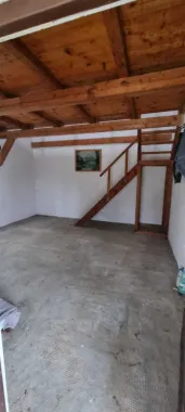 Casa cu 7,7 ari de teren in Bercu rosu, strada Afinelor