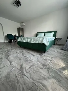 Inchriez apartament 40 mp,Bucuresti utilat ,renovat 15 min Pta Unirii