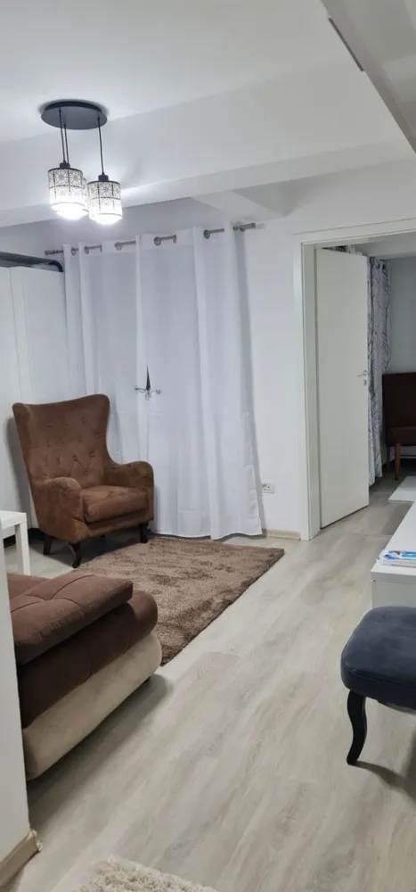 Inchiriez Ap 2 cam . Lujerului . Proprietar - Proprietar . De inchiriat apartament 2 camere . Semidecomandat . Bloc din 2019 . Mobilat si utilat ...centrala...ac . Boxa depozitare . Loc parcare . Este situat pe strada Virtutii colt cu Orsova . Tramvai / autobuz 1 minut . Metrou 5 minute . Mega Image la parter . Profi la 20 m . NU are balcon ! Exclus agentii ! Exclus animale de companie ! Chirie 2+ 1 garantie ...