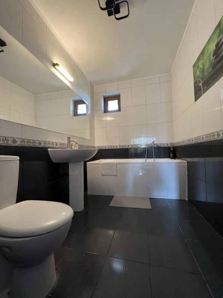 Inchriez apartament 40 mp,Bucuresti utilat ,renovat 15 min Pta Unirii
