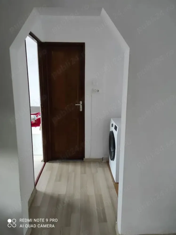 BRASADAS vinde ap 3 cam etaj 3/4 Micro 16. - Agenția imobiliara BRASADAS vinde apartament 3 camere, Micro 16, etajul 3, izolat exterior, aer condiționat, gresie, faianța, parchet laminat, 2 băi, mobilat, utilat. www.brasadas.com.