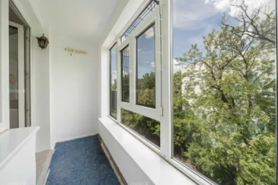 Apartament 3 camere decomandat + boxa - Drumul Taberei
