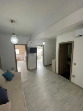 BRASADAS vinde ap 3 camere semi-central.