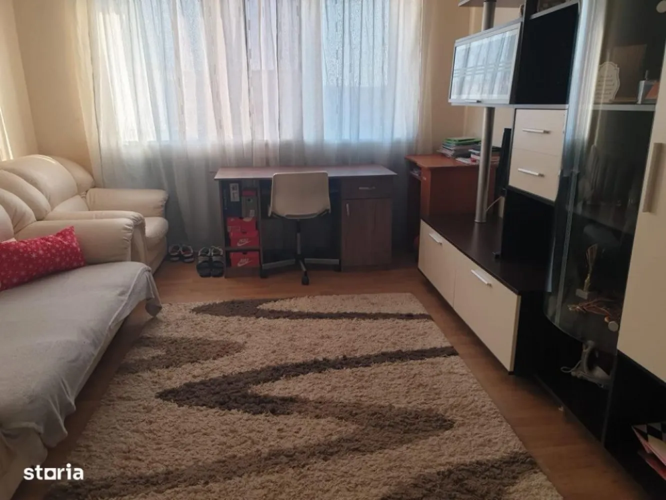 Apartament 3 camere satu mare micro 16 - Suprafață utilă: 70 m2 Numărul de camere: 3 Încălzire: fără informații Etaj: 4 Chirie: fără informații Stare: gata de utilizare Tip proprietate: locuință utilizată Forma de proprietate: drept de proprietate Liber de la: 2025-10-24 Tip vânzător: agenție Informații suplimentare: balcon