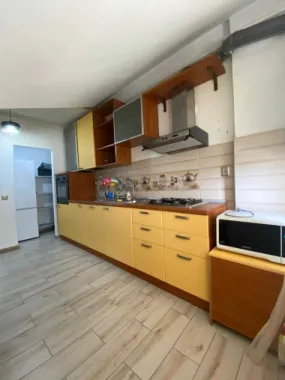 BRASADAS vinde ap 3 camere semi-central.