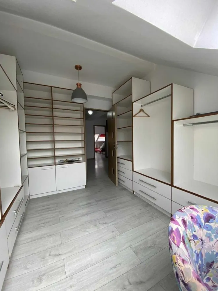 BRASADAS vinde ap 3 camere semi-central.