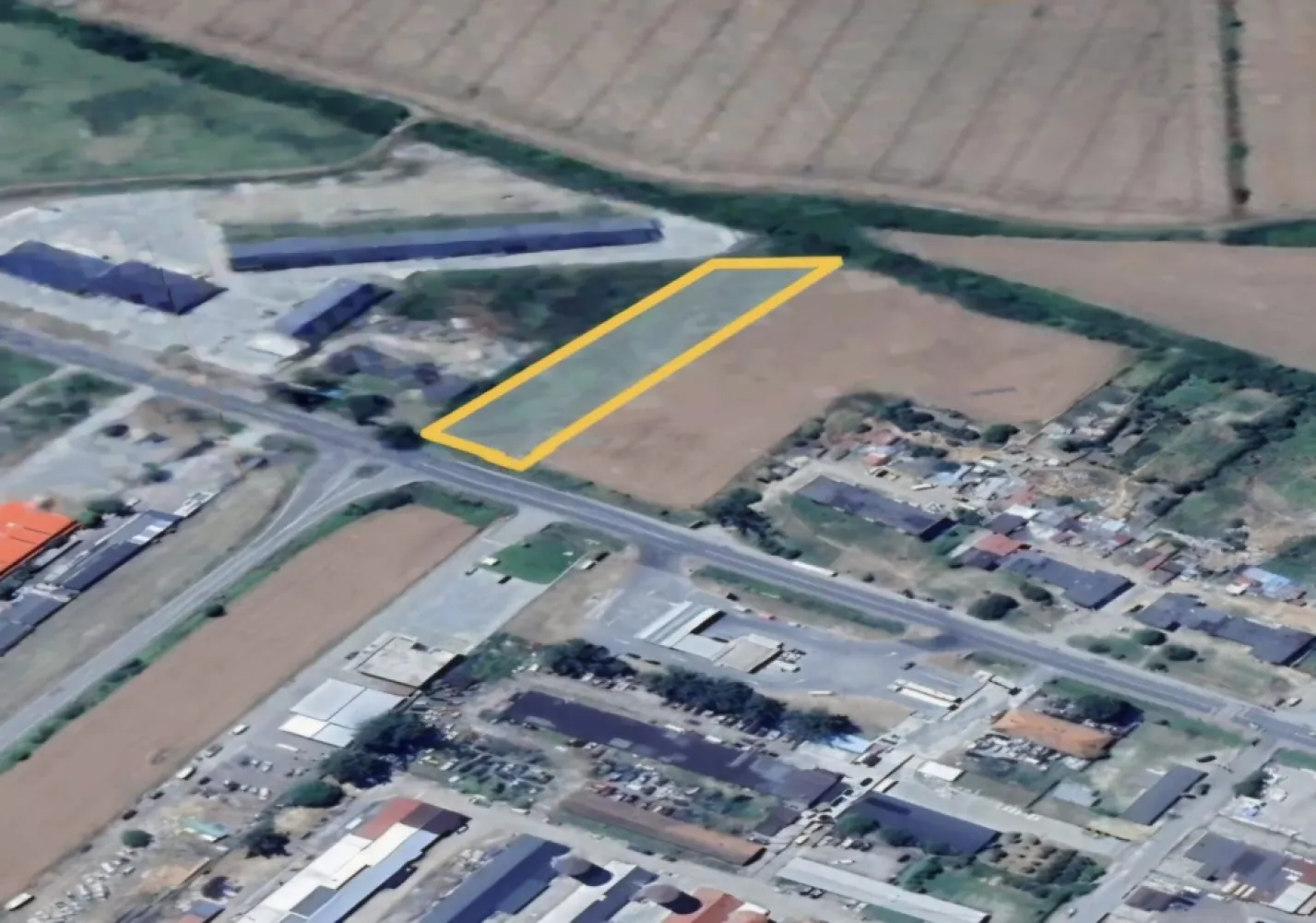 BRASADAS vinde 5000 mp. teren intravilan Aurel Vlaicu SOCAR. - Agentia Imobiliara BRASADAS vinde teren intravilan pe strada Aurel Vlaicu in fata benzinariei SOCAR, cu front stradal de 40m. www.brasadas.com.