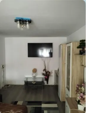 Vând apartament 3 camere