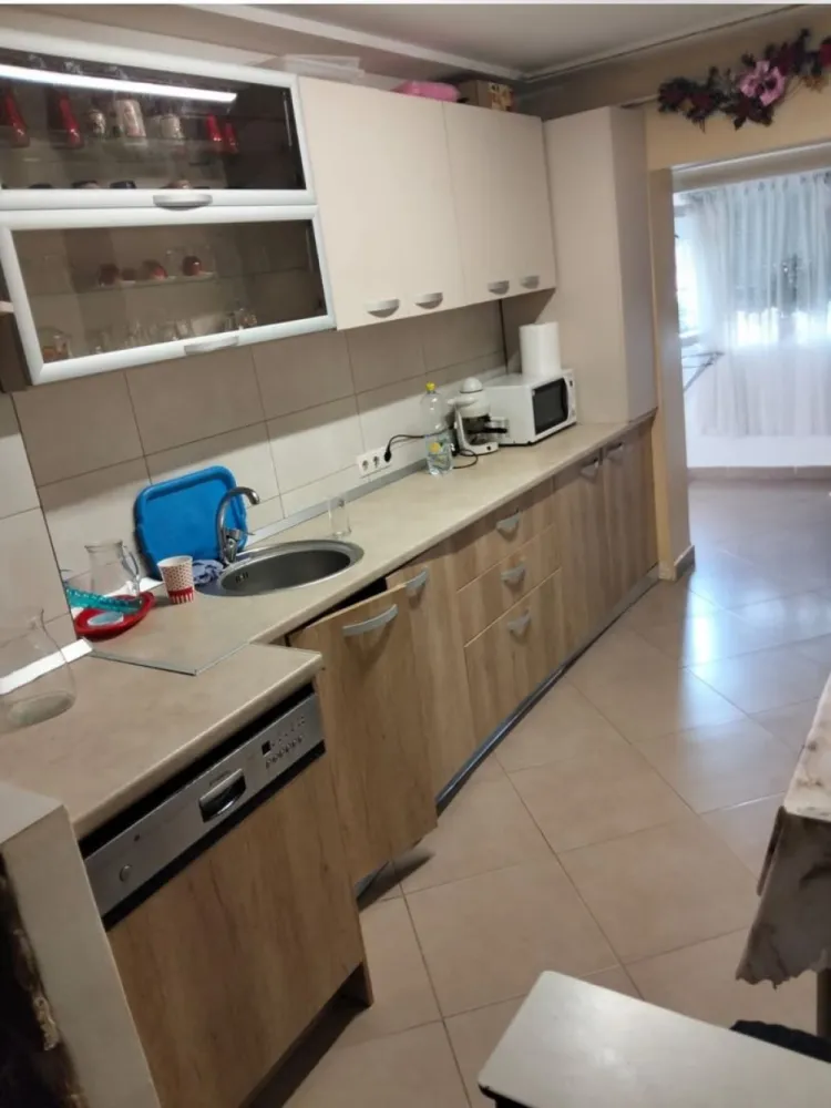 Vând apartament 3 camere
