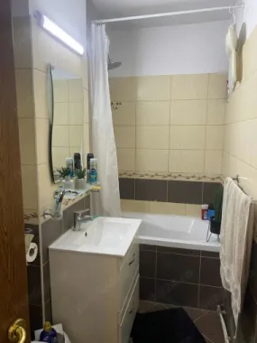BRASADAS vinde ap 3 cam ( zonă liniștită ).