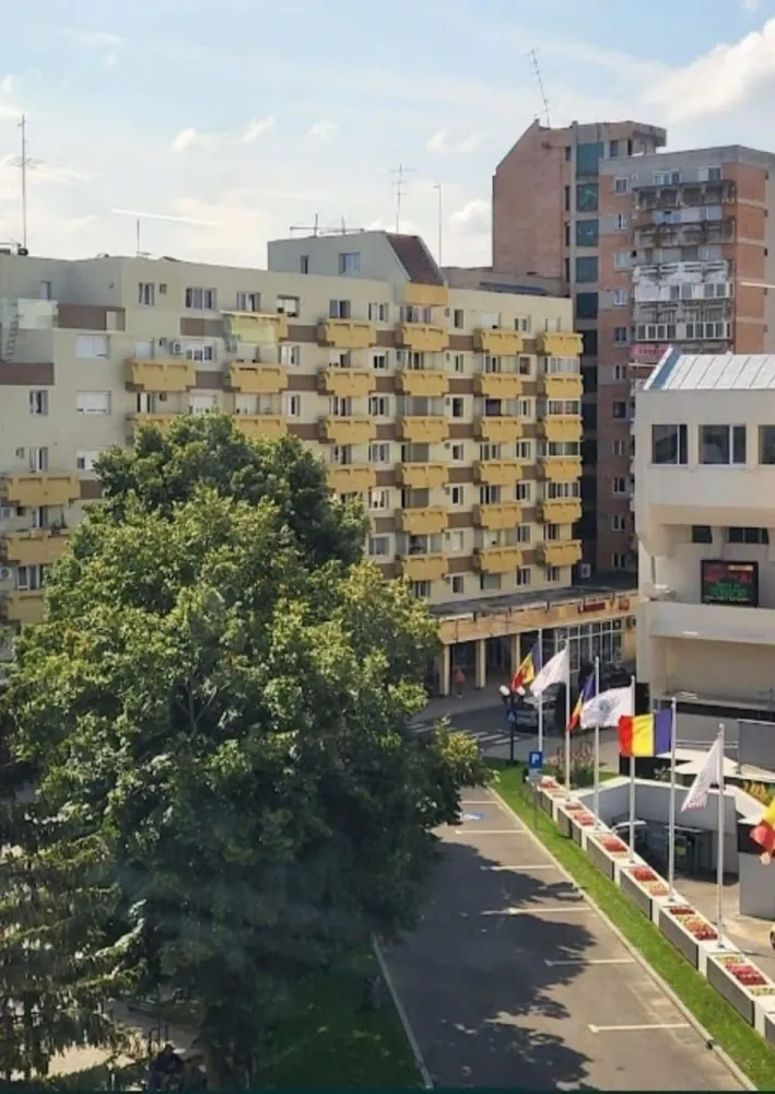 BRASADAS vinde ap 2 cam 25 Oct etaj 1 - Agentia Imobiliara BRASADAS vinde apartament cu 2 camere, Piața 25 Octombrie, etaj 1. Www.brasadas.com.