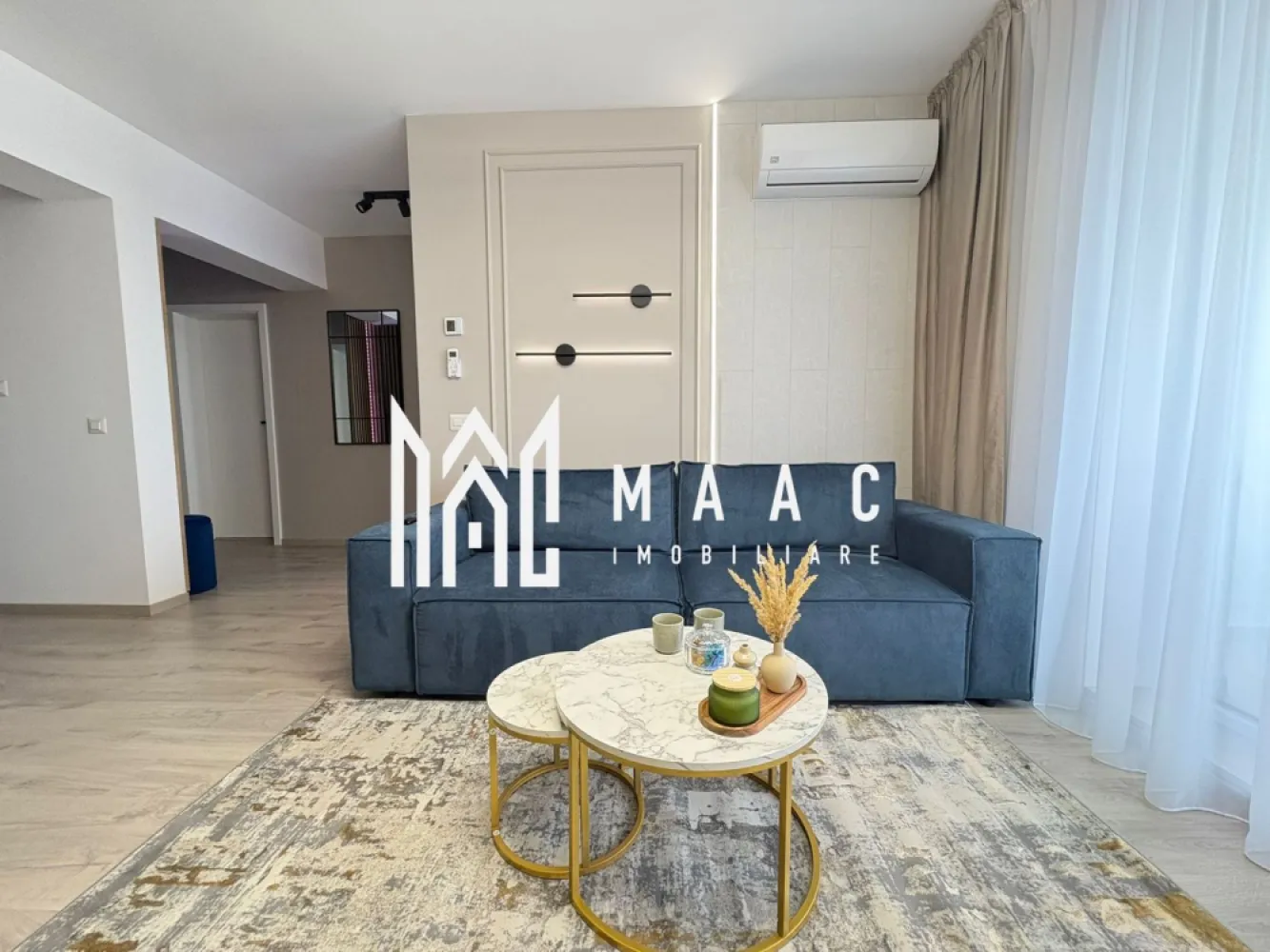 Aparatament 2 Camere | 65 MPU | Loc de Parcare | D.Stanca - MAAC imobiliare va propune spre vânzare un apartament modern cu 2 camere, situat în ansamblul rezidențial Evolution, – o zonă, liniștită și excelent conectată la toate punctele de interes ale orașului. Apartamentul are o suprafață utilă de 65 mp, este amplasat la etajul 7 din 10 al unui imobil nou și beneficiază de loc de parcare propriu și boxă de depozitare incluse în preț. Locuința se remarcă prin designul său rafinat, finisaje de înaltă calitate, mobilier și electrocasnice premium (Rovere, Mobexpert), precum și prin sistemul Smart Home complet integrat, care oferă confort, eficiență și siguranță la cel mai înalt nivel. Dotări și beneficii: Sistem Smart Home integrat Încălzire în pardoseală Suprafață utilă: 65 mp Loc de parcare propriu + boxă de depozitare Mobilier și electrocasnice Premium (Rovere, Mobexpert) Complet mobilat și utilat – totul nou Electrocasnice moderne: Mașină de spălat rufe Uscător de rufe Mașină de spălat vase Plită cu inducție Cuptor electric Frigider incorporat Espressor de cafea Aspirator, fier și masă de călcat Hotă incorporată Aer condiționat 2 televizoare Smart 4K Ultra HD Video interfon Veselă, tacâmuri și accesorii incluse Totul este nou, pregătit să ofere confort și funcționalitate maximă, ideal pentru o locuință modernă sau o investiție premium. Locație: Strada Regina Maria, ansamblul rezidențial Evolution Tip: Apartament 2 camere Suprafață utilă: 65 mp Etaj: 7 din 10 Parcare și boxă de depozitare incluse Stare: Mobilat și utilat complet, gata de locuit Pentru mai multe detalii si programarea unei vizionari va rugam mentionati ID: CP2771569 }}
