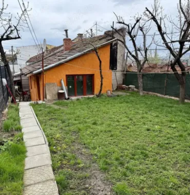 BRASADAS vinde casa tip PARTER teren 311mp in zonă centrală.