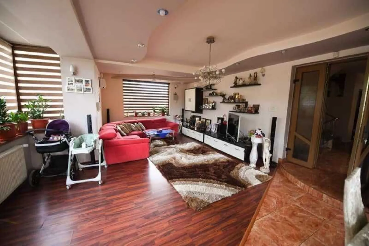 BRASADAS vinde casa 5 cam teren 743mp. 2009 Mamaia Nord. - Agentia Imobiliara BRASADAS vinde casa individuala cu 5 camere si teren aferent de 743 mp. construit in 2009. Www.brasadas.com.