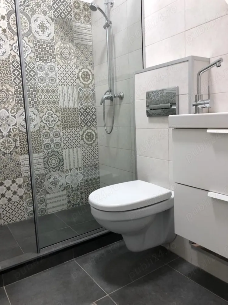Apartament 1.5 camere Piata Universitatii Bucuresti - Apartament de închiriat, 1.5 camere, 30m, în centrul orașului, strada Ion Brezoianu, la câteva minute de mers pe jos de stația de metrou Universitate și parcul Cișmigiu. - Locație centrală - renovat complet - mobilat complet - aproape de metrou Fără fumători și fără animale de companie *3 luni garanție Fără comision sau agenții ------------ 1.5 rooms apartments 30 SQM for rent at the city center- Ion Brezoianu St., near Piata Universitatii metro station and Cismigiu Park by walking distance. - Central location - Fully renovated - Fully furnished - Near by metro station Smoking and animals are not allowed *3 months security deposit No comission or agency Sunați după ora 15:00 Call after 3:00 PM